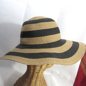 VINTAGE FLOPPY WIDE BRIM SOFT WOVEN STRAW SUN HAT , MEDIUM 7.5